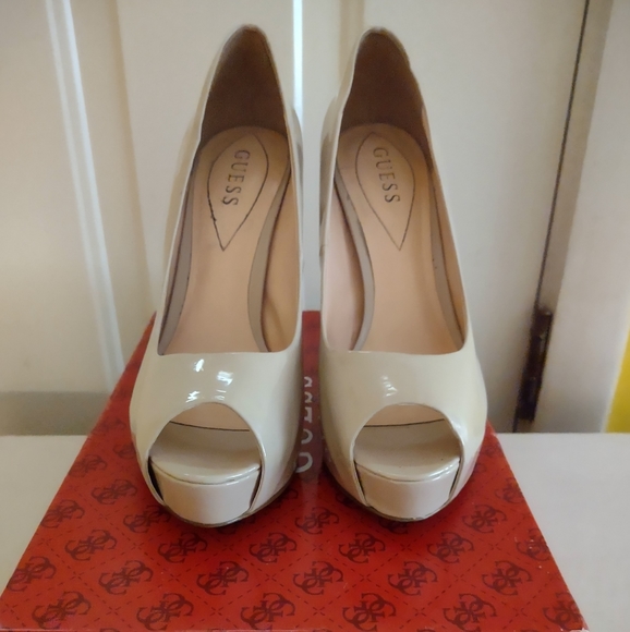 Women's GUESS Shoe - Picture 2 of 2